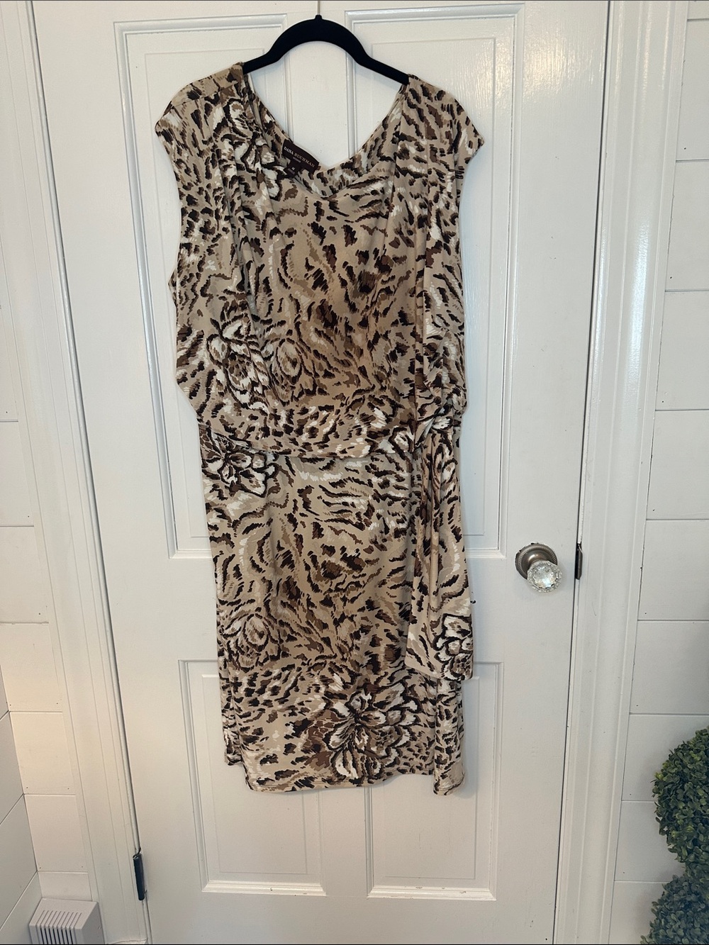 Dana Buchman Sleeveless Beige Abstract Animal Print Dress size 1X EUC‎